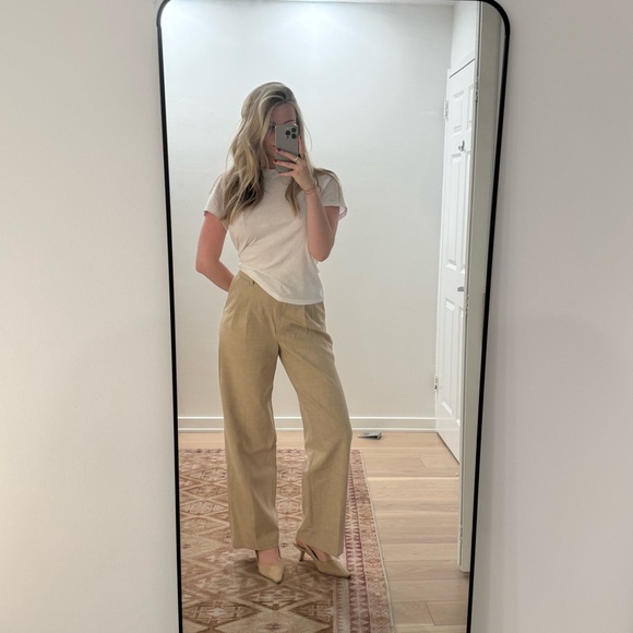 Effortless Aritzia Tan Women's Pants - Picture 1 of 3
